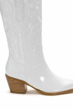 AZALEA WANG ANDREA CHUNKY WESTERN BOOT IN WHITE -AZALEA WANG SHOP azalea wang andrea chunky western boot in white white 5 5 c1