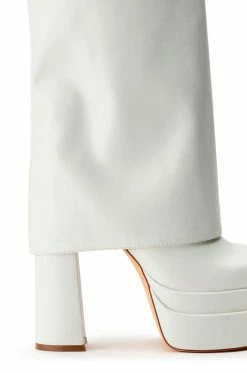 AZALEA WANG BABY FOLD OVER CHUNKY BOOT IN WHITE -AZALEA WANG SHOP azalea wang baby fold over chunky boot in white white 5 5 c1