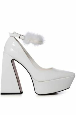 AZALEA WANG BOUDOIR CHUNKY PLATFORM PUMP IN WHITE