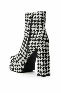 AZALEA WANG CAYENNE HOUNDSTOOTH CHUNKY BOOTIE IN BLACK WHITE -AZALEA WANG SHOP azalea wang cayenne houndstooth chunky bootie in black white black white 4 4 c1