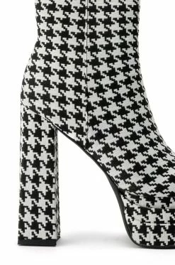 AZALEA WANG CAYENNE HOUNDSTOOTH CHUNKY BOOTIE IN BLACK WHITE -AZALEA WANG SHOP azalea wang cayenne houndstooth chunky bootie in black white black white 5 5 c1