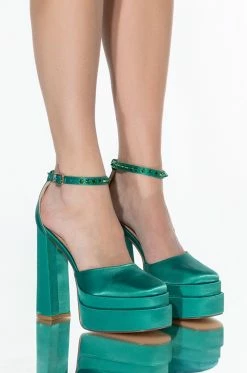 AZALEA WANG CITY ON FIRE CHUNKY PUMP IN GREEN