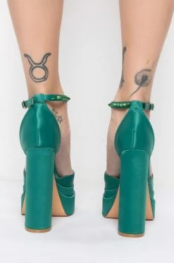 AZALEA WANG CITY ON FIRE CHUNKY PUMP IN GREEN -AZALEA WANG SHOP azalea wang city on fire chunky pump in green green 4 4