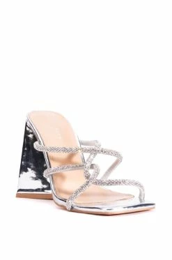 AZALEA WANG CLASSY PEYTON SILVER SANDAL -AZALEA WANG SHOP azalea wang classy peyton silver sandal silver 3 3