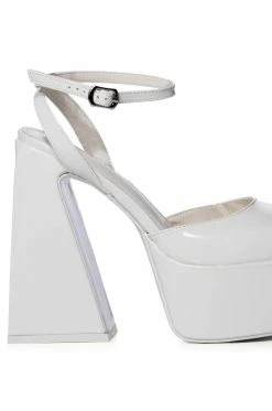 AZALEA WANG CLEMENTINE CHUNKY PUMP IN WHITE PATENT -AZALEA WANG SHOP azalea wang clementine chunky pump in white patent white 5 5