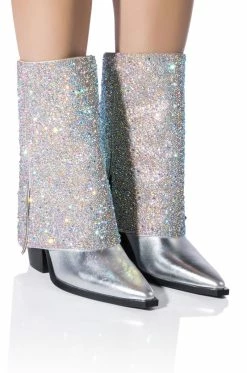 AZALEA WANG CRYSTALIZED RHINESTONE EMBELLISHED WESTERN BOOT IN SILVER