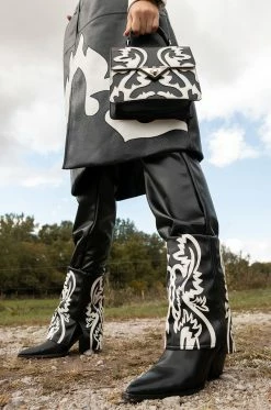 AZALEA WANG ESPERANZA WESTERN BOOTIE IN BLACK WHITE -AZALEA WANG SHOP azalea wang esperanza western bootie in black white black white 1 1 c1