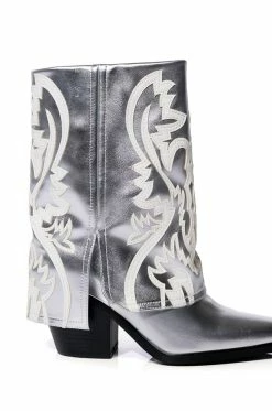 AZALEA WANG ESPERANZA WESTERN STYLE BOOTIE IN METALLIC SILVER -AZALEA WANG SHOP azalea wang esperanza western style bootie in metallic silver silver 5 5 c1