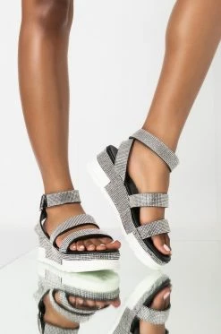 AZALEA WANG SHOP 9 AZALEA WANG LET YOU KNOW YOU'RE MINE FLATFORM SANDAL IN BLACK