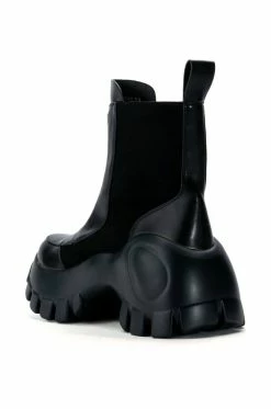 AZALEA WANG NORTH ZIP CHUNKY BOOT IN BLACK -AZALEA WANG SHOP azalea wang north zip chunky boot in black black 4 4