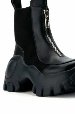 AZALEA WANG NORTH ZIP CHUNKY BOOT IN BLACK -AZALEA WANG SHOP azalea wang north zip chunky boot in black black 5 5