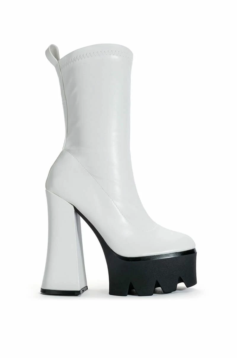 AZALEA WANG TATI CHUNKY BOOT IN WHITE 4 AZALEA WANG TATI CHUNKY BOOT IN WHITE - Image 2