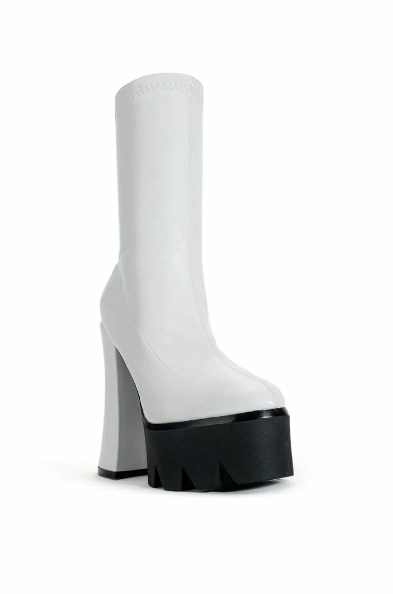 AZALEA WANG TATI CHUNKY BOOT IN WHITE 5 AZALEA WANG TATI CHUNKY BOOT IN WHITE - Image 3
