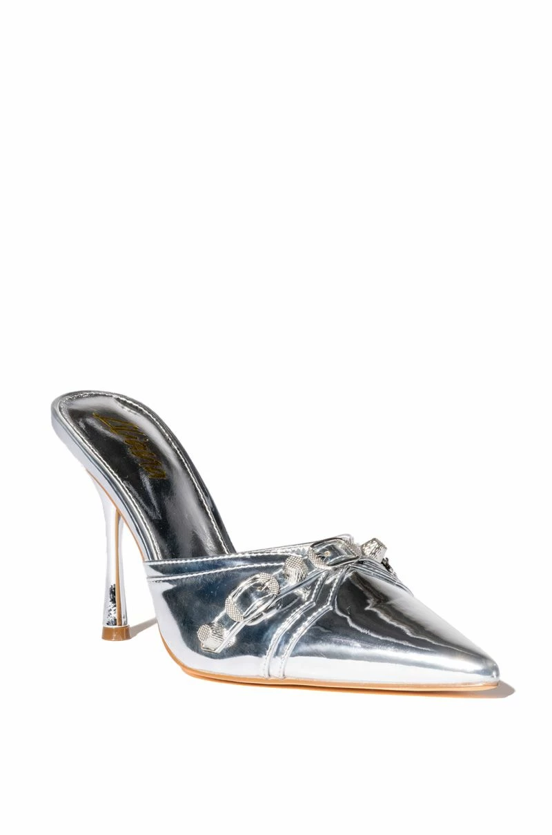 ISN'T IT ROMANTIC SILVER METALLIC PUMP 5 ISN'T IT ROMANTIC SILVER METALLIC PUMP - Image 3