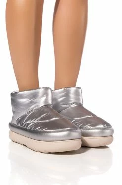 UGG CLASSIC MAXI MINI IN SILVER