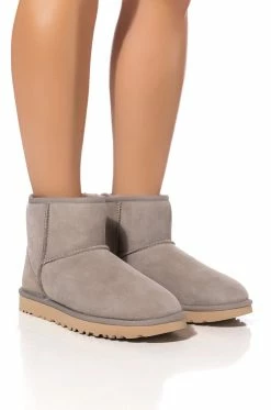 UGG CLASSIC MINI II